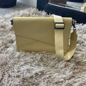 Botkier Leather Crossbody Bag - Perfect for Summer ☀️👜